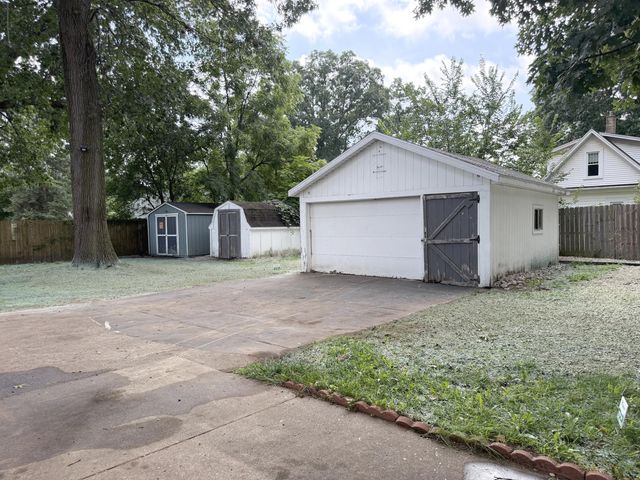 1745 Willis Avenue NW, Grand Rapids, MI 49504