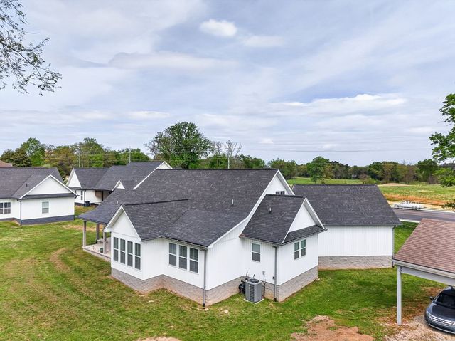1425 E 10th St, Cookeville, TN 38501