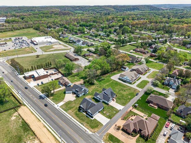 1425 E 10th St, Cookeville, TN 38501