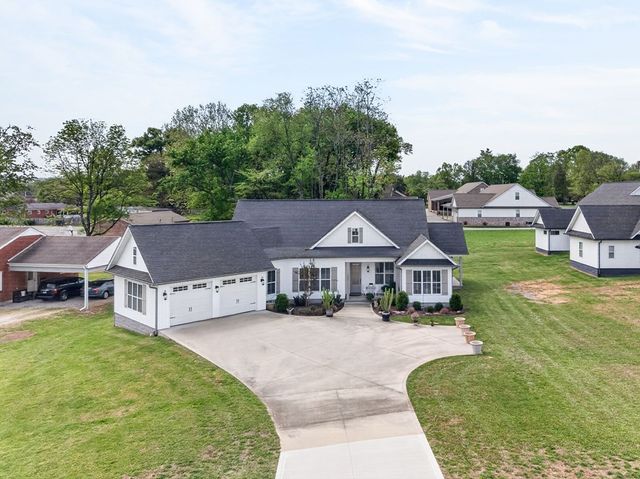 1425 E 10th St, Cookeville, TN 38501