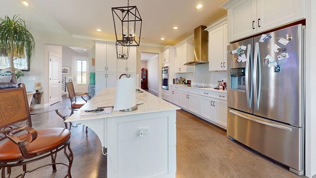 1425 E 10th St, Cookeville, TN 38501
