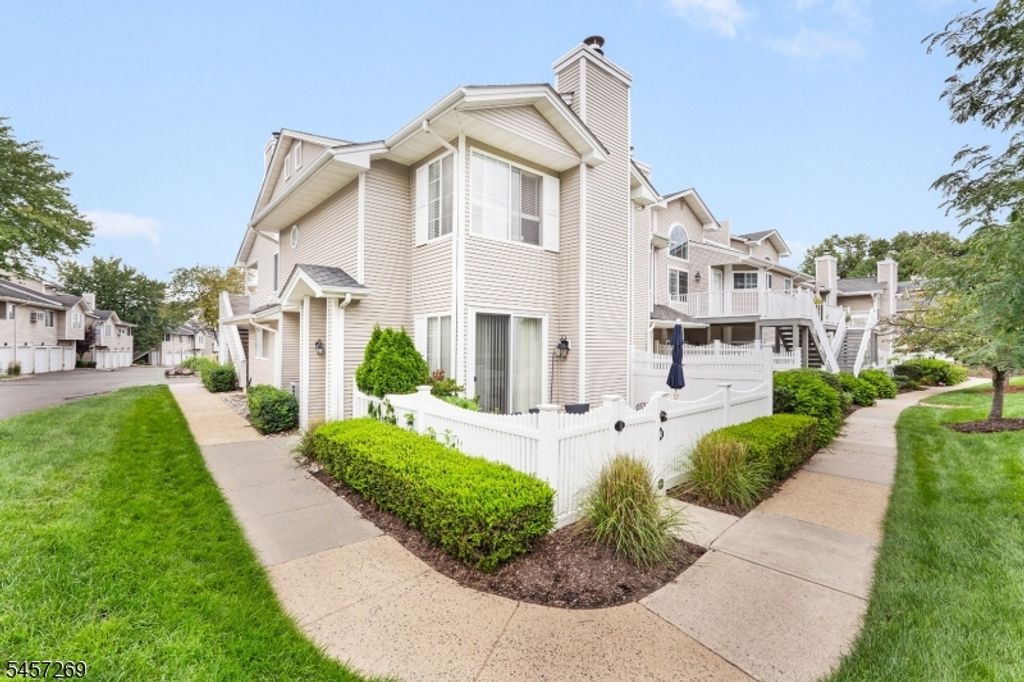 11 Ashley Court, Bedminster Twp., NJ 07921 — exterior