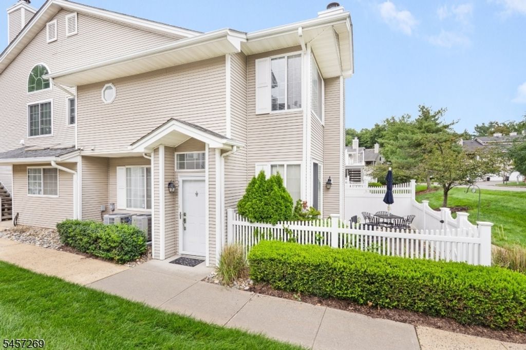 11 Ashley Court, Bedminster Twp., NJ 07921 — photo 2