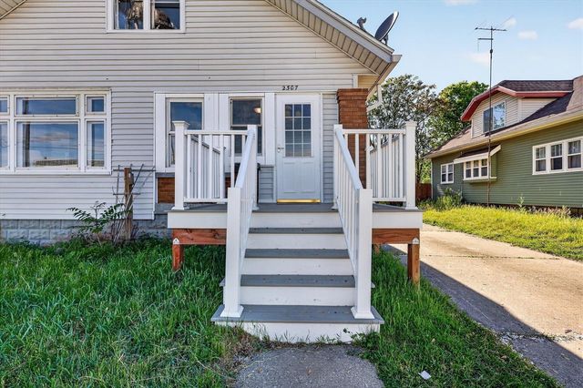 2307 Beverly Avenue, Wyoming, MI 49519