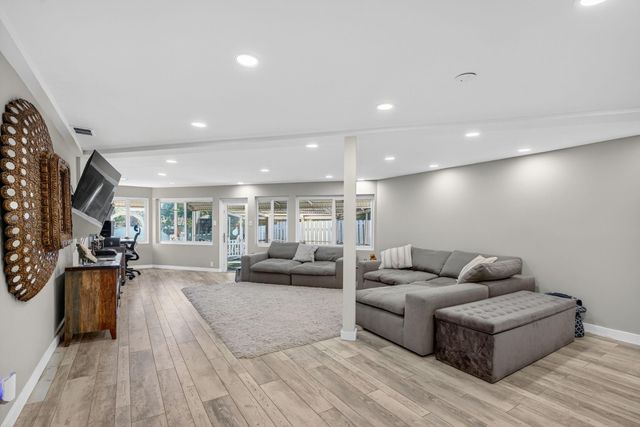 1570 NE 30TH Place, Oakland Park, FL 33334