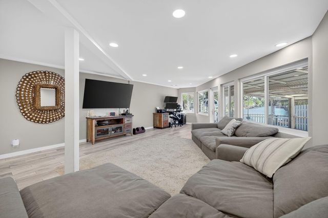 1570 NE 30TH Place, Oakland Park, FL 33334