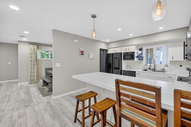 1570 NE 30TH Place, Oakland Park, FL 33334