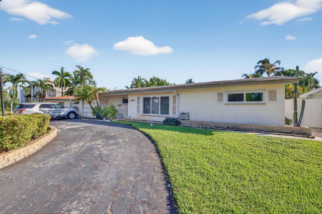 1570 NE 30TH Place, Oakland Park, FL 33334