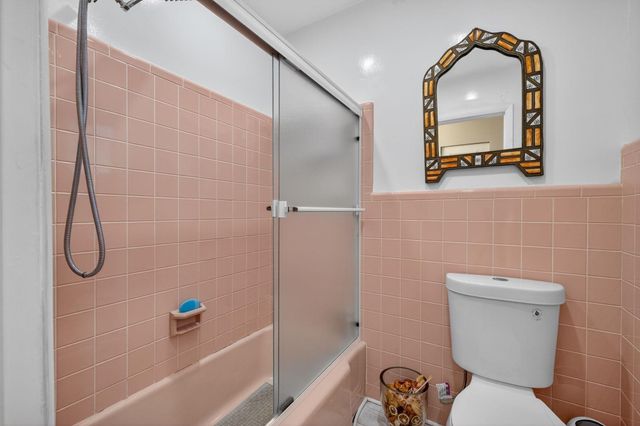 1570 NE 30TH Place, Oakland Park, FL 33334