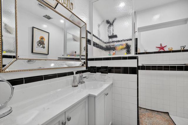 1570 NE 30TH Place, Oakland Park, FL 33334