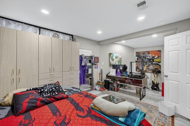 1570 NE 30TH Place, Oakland Park, FL 33334