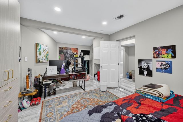 1570 NE 30TH Place, Oakland Park, FL 33334