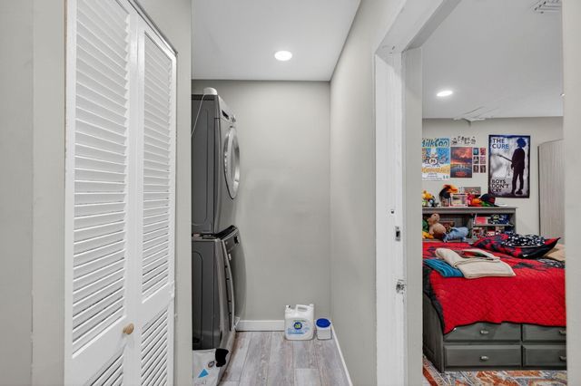 1570 NE 30TH Place, Oakland Park, FL 33334
