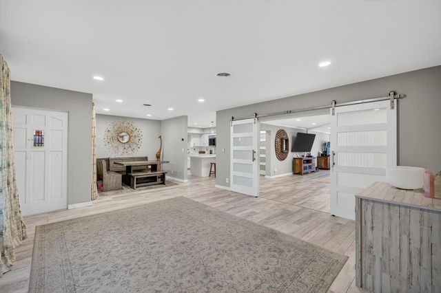 1570 NE 30TH Place, Oakland Park, FL 33334