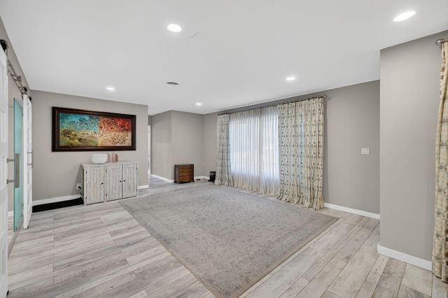 1570 NE 30TH Place, Oakland Park, FL 33334