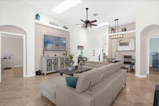 14307 SPORTS CLUB WAY, Orlando, FL 32837