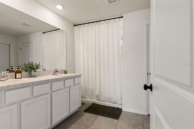 4663 SIGCOM PLACE, Wildwood, FL 34785