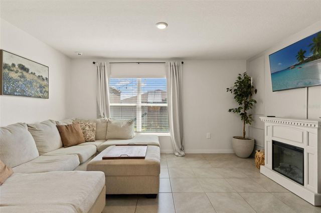 4663 SIGCOM PLACE, Wildwood, FL 34785