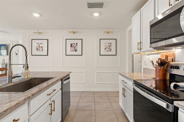 4663 SIGCOM PLACE, Wildwood, FL 34785