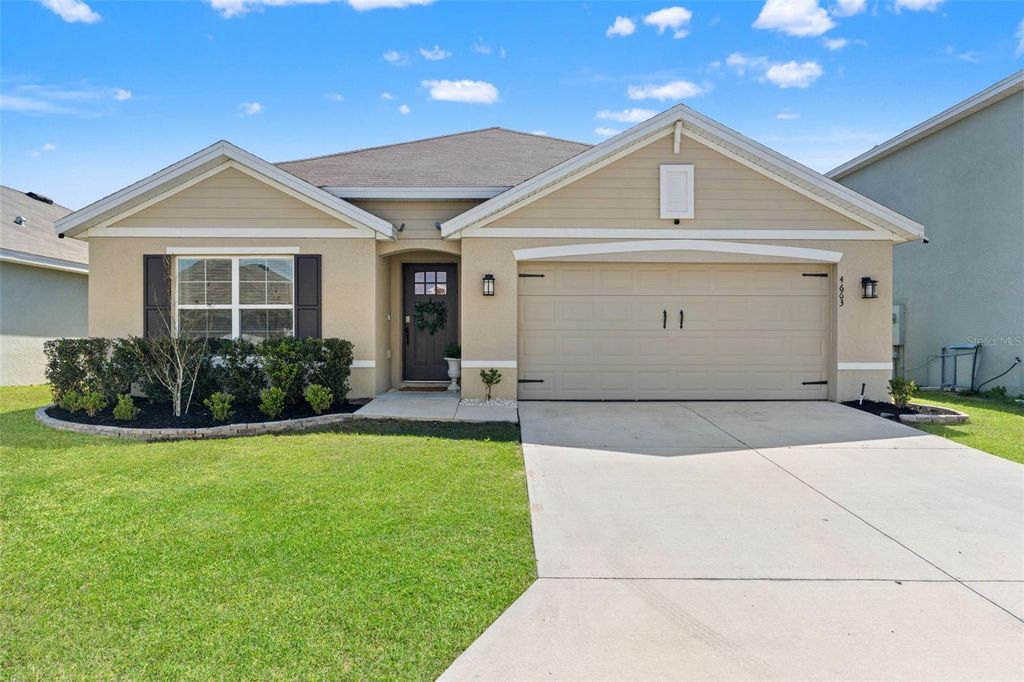 Image 1 of property listing at 4663 SIGCOM PLACE, Wildwood, FL 34785