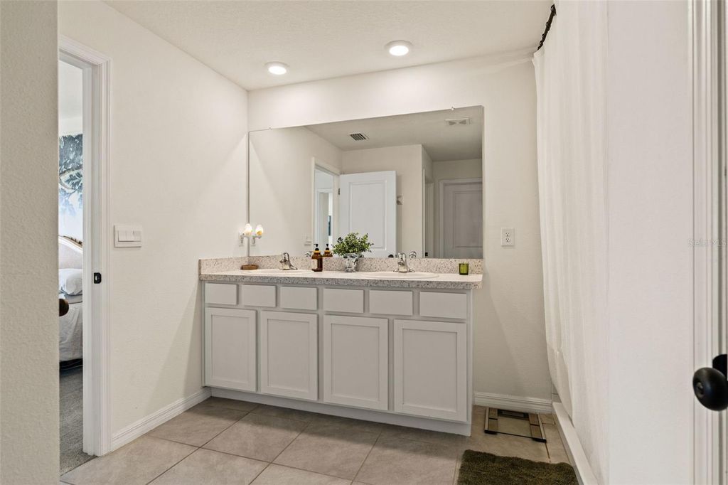 Image 21 of property listing at 4663 SIGCOM PLACE, Wildwood, FL 34785