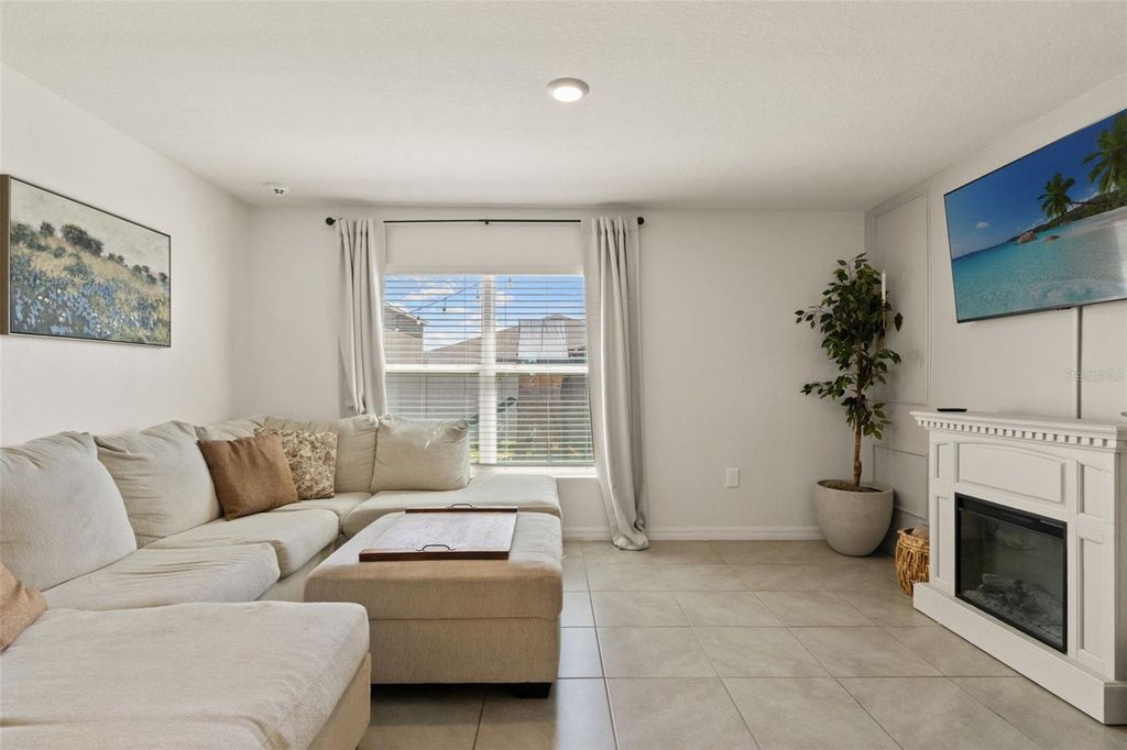 Image 7 of property listing at 4663 SIGCOM PLACE, Wildwood, FL 34785