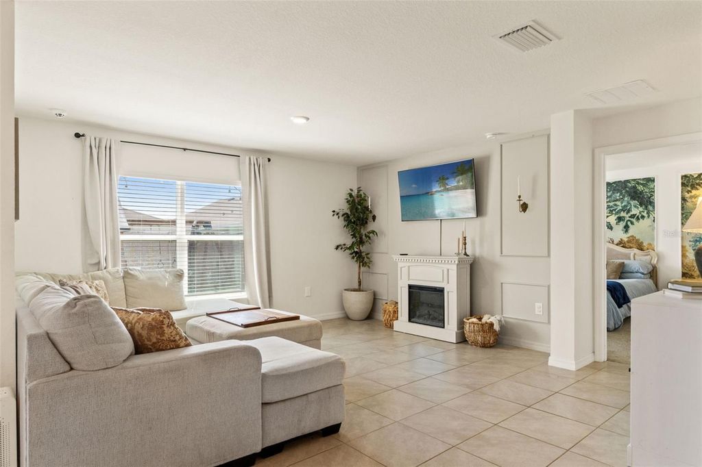 Image 8 of property listing at 4663 SIGCOM PLACE, Wildwood, FL 34785