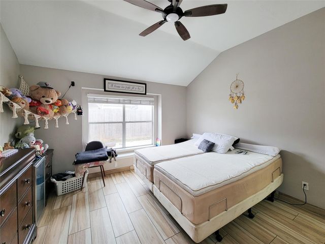 2630 Umiak Drive, Houston, TX 77045