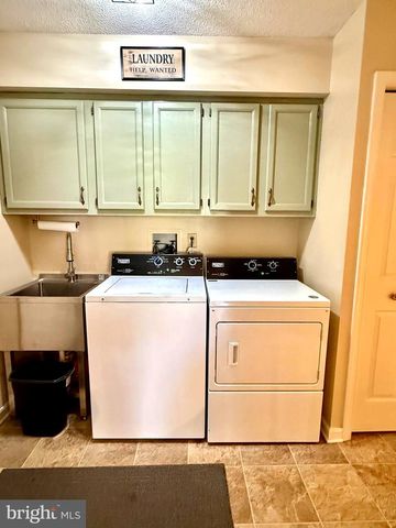 752 PANORAMA DR, Martinsburg, WV 25403