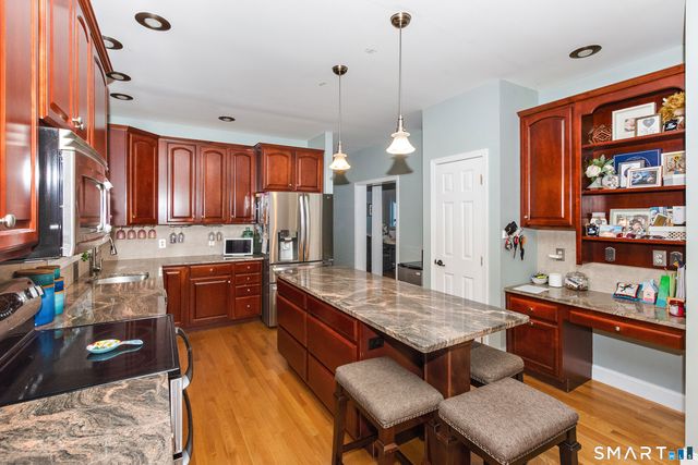 152 New London Road, Groton, CT 06340