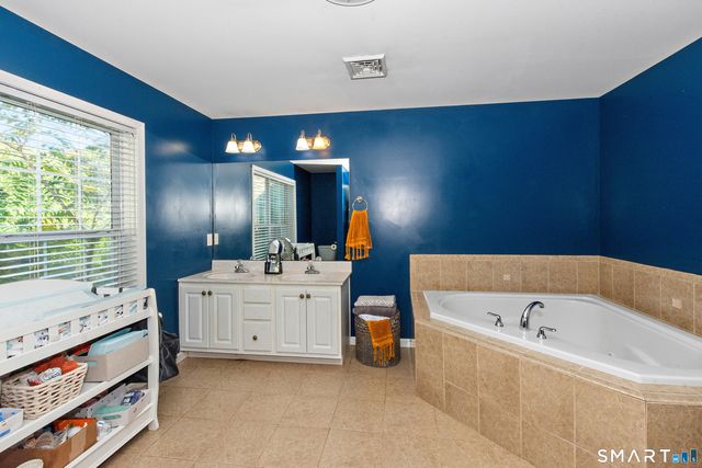 152 New London Road, Groton, CT 06340