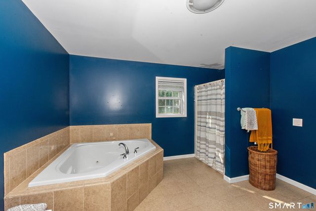 152 New London Road, Groton, CT 06340