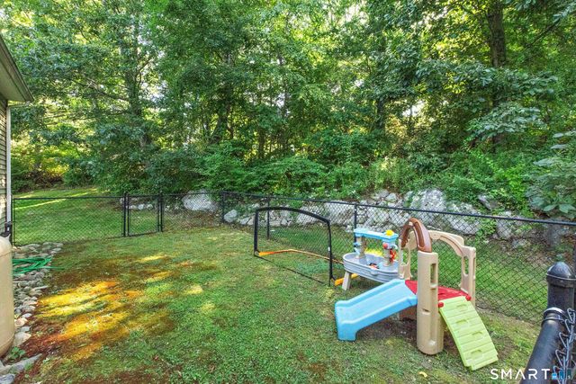 152 New London Road, Groton, CT 06340