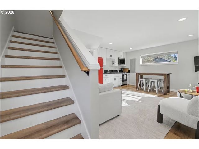 2683 ALDER St, Eugene, OR 97405