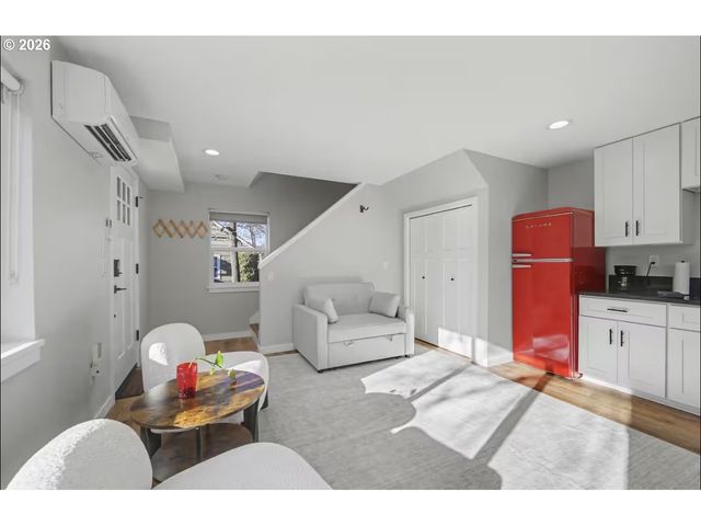 2683 ALDER St, Eugene, OR 97405