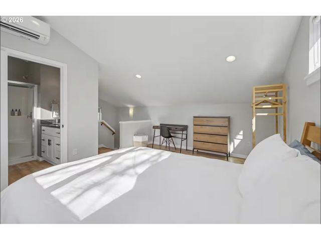 2683 ALDER St, Eugene, OR 97405