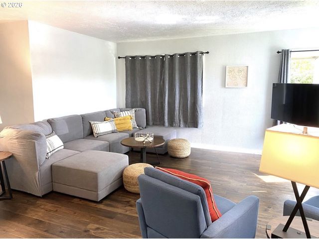 2683 ALDER St, Eugene, OR 97405