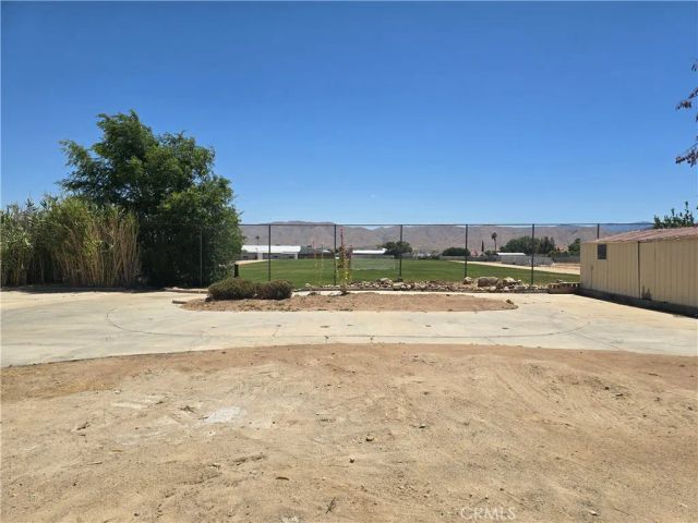 7215 Lyons 2, Hesperia, CA 92345