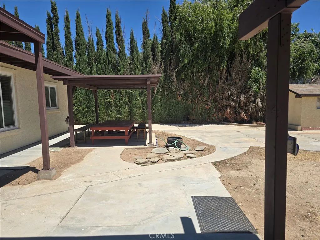 7215 Lyons 2, Hesperia, CA 92345