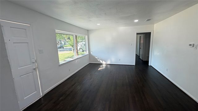 10816 Mandalay Drive, Dallas, TX 75228