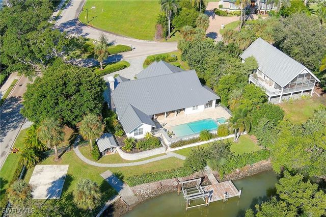 5042 Seahorse AVE, Naples, FL 34103