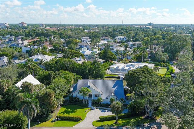 5042 Seahorse AVE, Naples, FL 34103