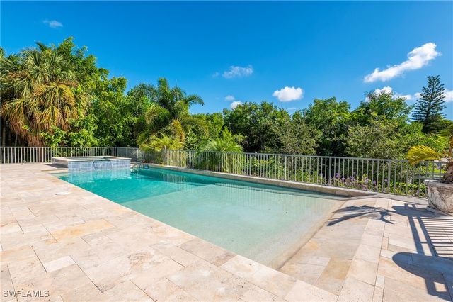 5042 Seahorse AVE, Naples, FL 34103