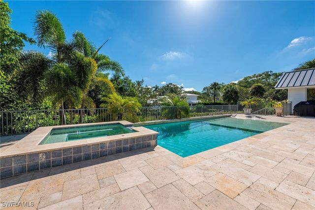 5042 Seahorse AVE, Naples, FL 34103