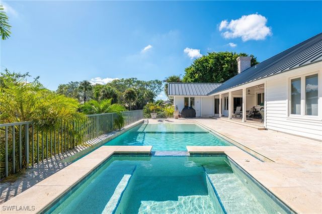 5042 Seahorse AVE, Naples, FL 34103