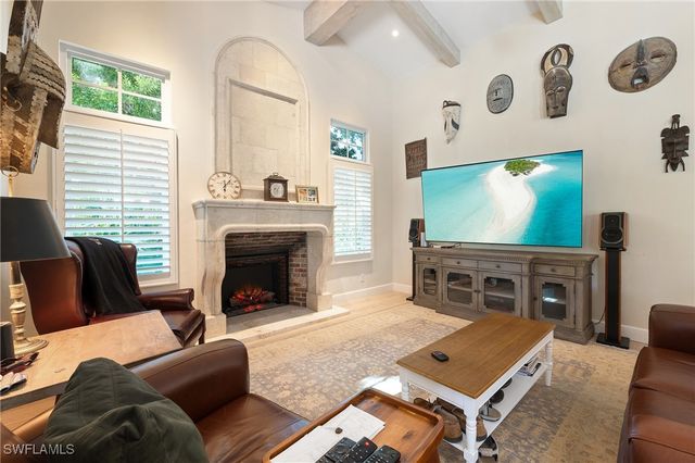 5042 Seahorse AVE, Naples, FL 34103