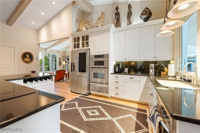 5042 Seahorse AVE, Naples, FL 34103