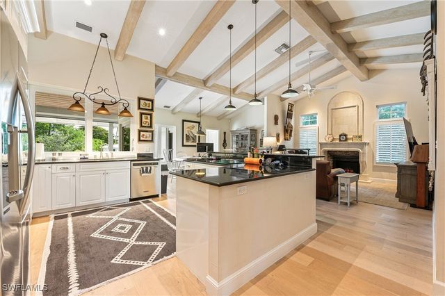 5042 Seahorse AVE, Naples, FL 34103