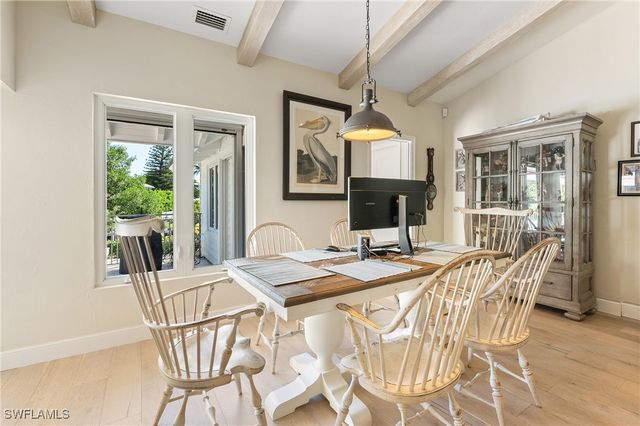 5042 Seahorse AVE, Naples, FL 34103