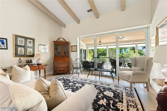 5042 Seahorse AVE, Naples, FL 34103